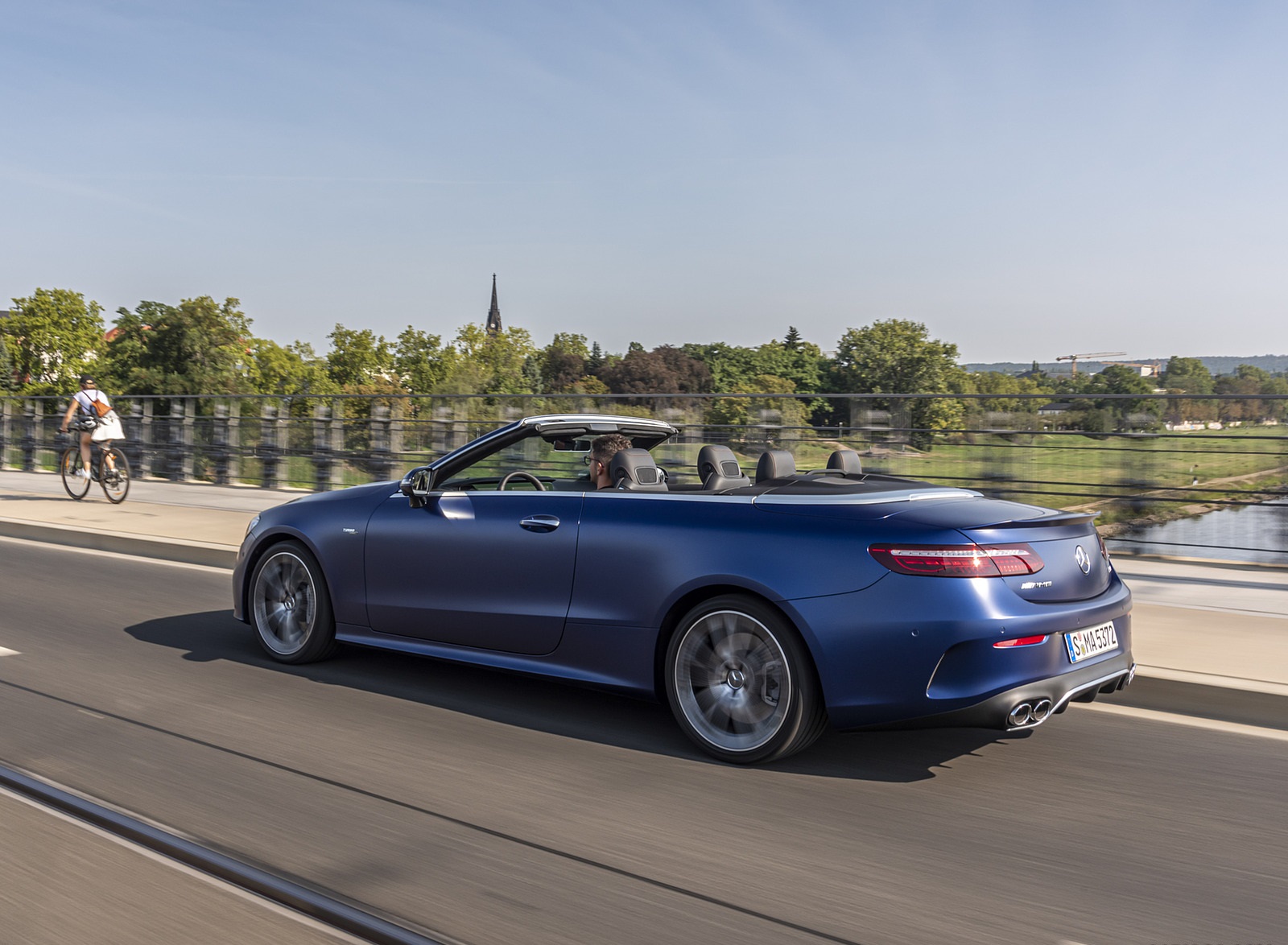 2021 Mercedes-AMG E 53 4MATIC+ Cabriolet (Color: Magno Brilliant Blue) Side Wallpapers #61 of 152