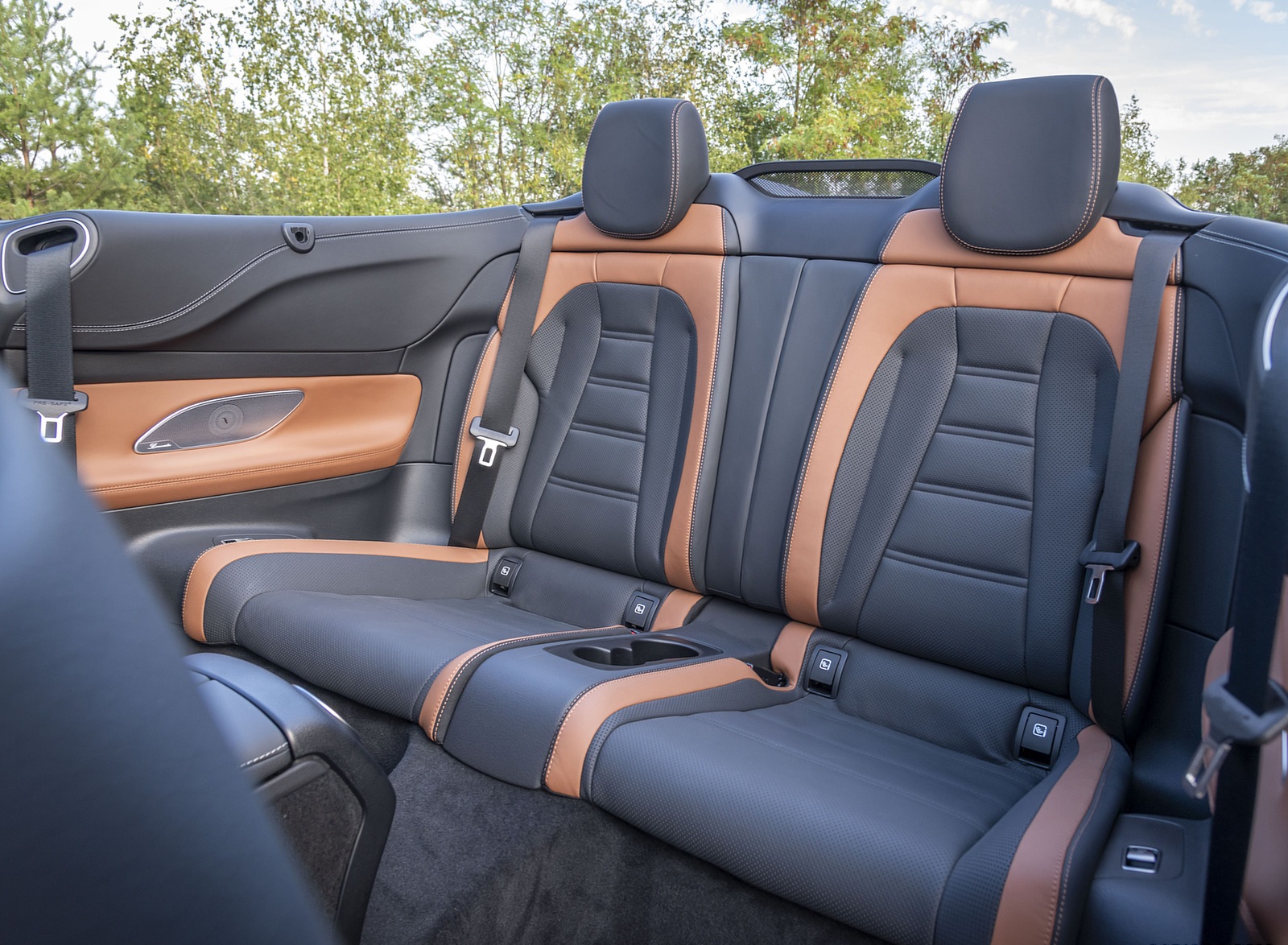 2021 Mercedes-AMG E 53 4MATIC+ Cabriolet Interior Rear Seats Wallpapers #133 of 152