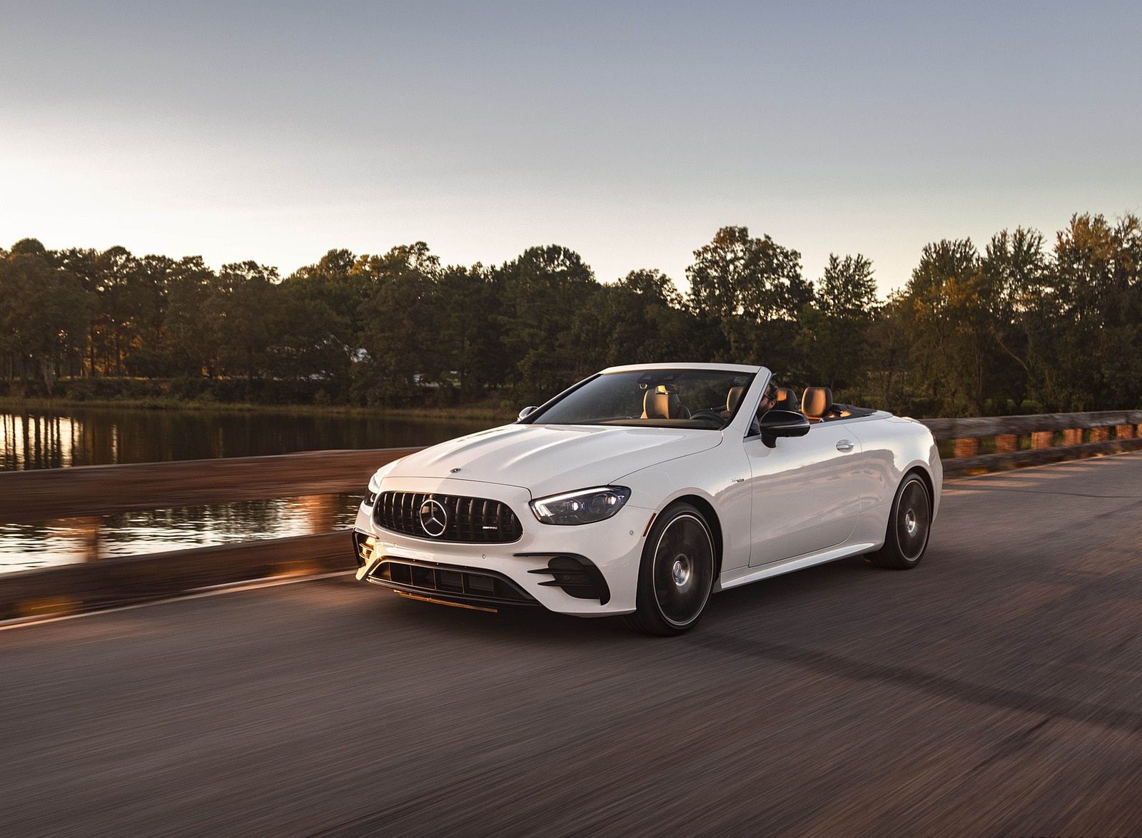 2021 Mercedes-AMG E 53 Cabriolet (US-Spec) Front Three-Quarter Wallpapers #1 of 152