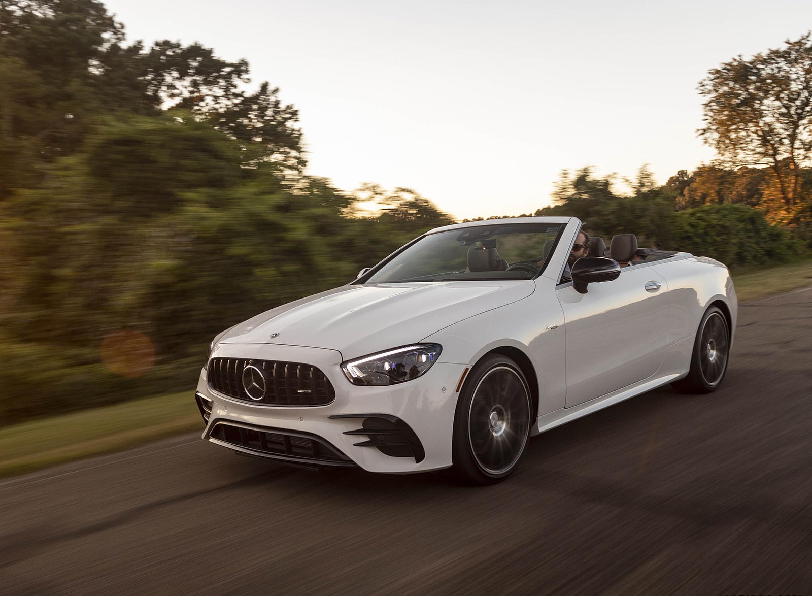 2021 Mercedes-AMG E 53 Cabriolet (US-Spec) Front Three-Quarter Wallpapers #12 of 152