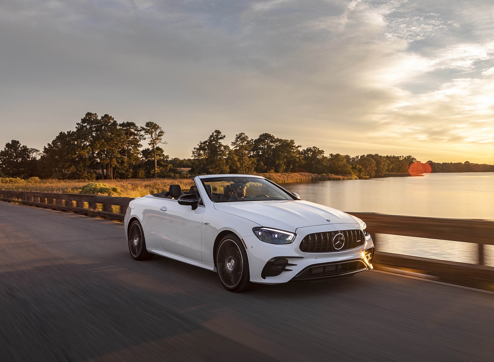 2021 Mercedes-AMG E 53 Cabriolet (US-Spec) Front Three-Quarter Wallpapers (2)