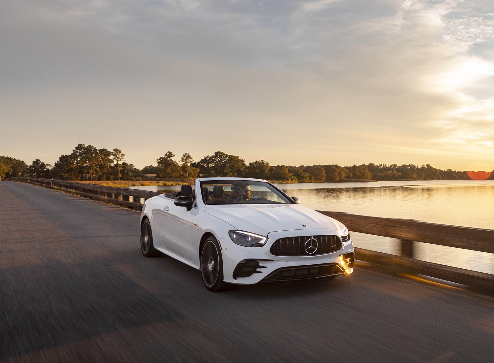 2021 Mercedes-AMG E 53 Cabriolet (US-Spec) Front Three-Quarter Wallpapers #4 of 152