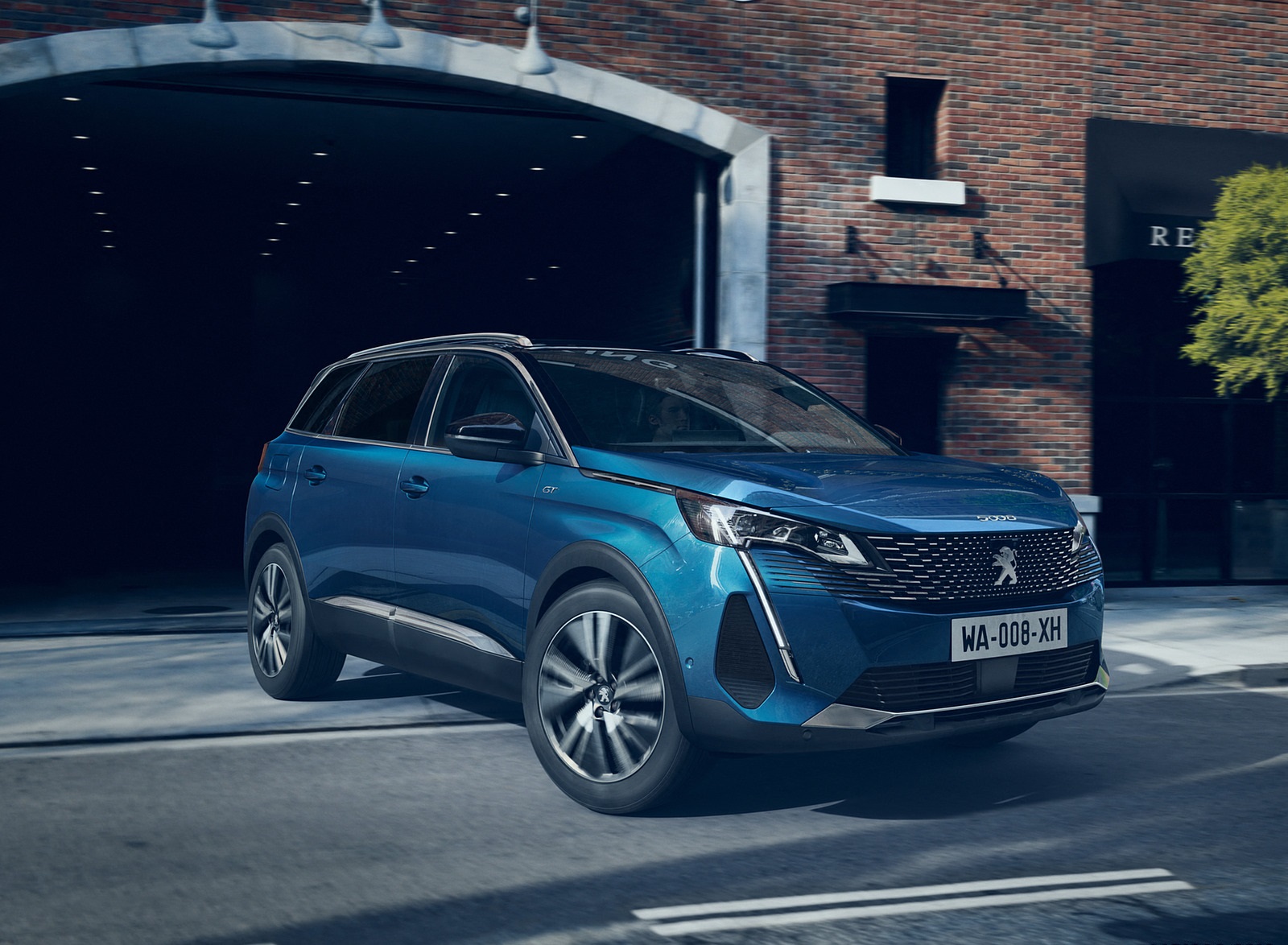 2021 Peugeot 5008 Front Three-Quarter Wallpapers  (4)