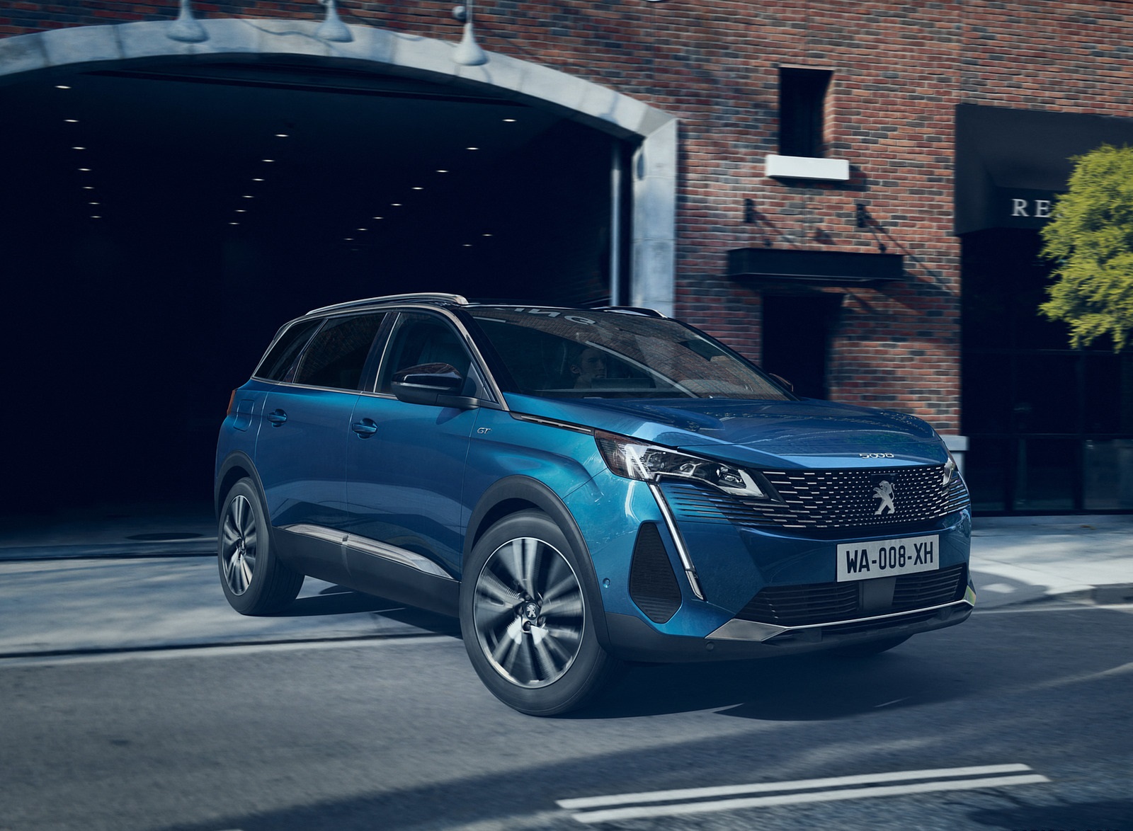 2021 Peugeot 5008 Front Three-Quarter Wallpapers  #4 of 25