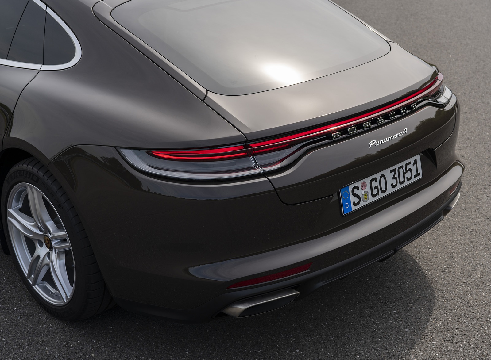 2021 Porsche Panamera 4 (Color: Truffle Brown Metallic) Tail Light Wallpapers #21 of 34
