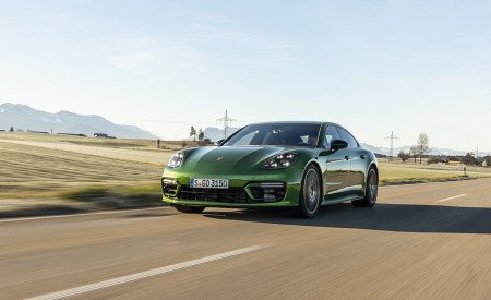 2021 Porsche Panamera 4S (Color: Mamba Green Metallic) Front Three-Quarter Wallpapers 450x275 (15)