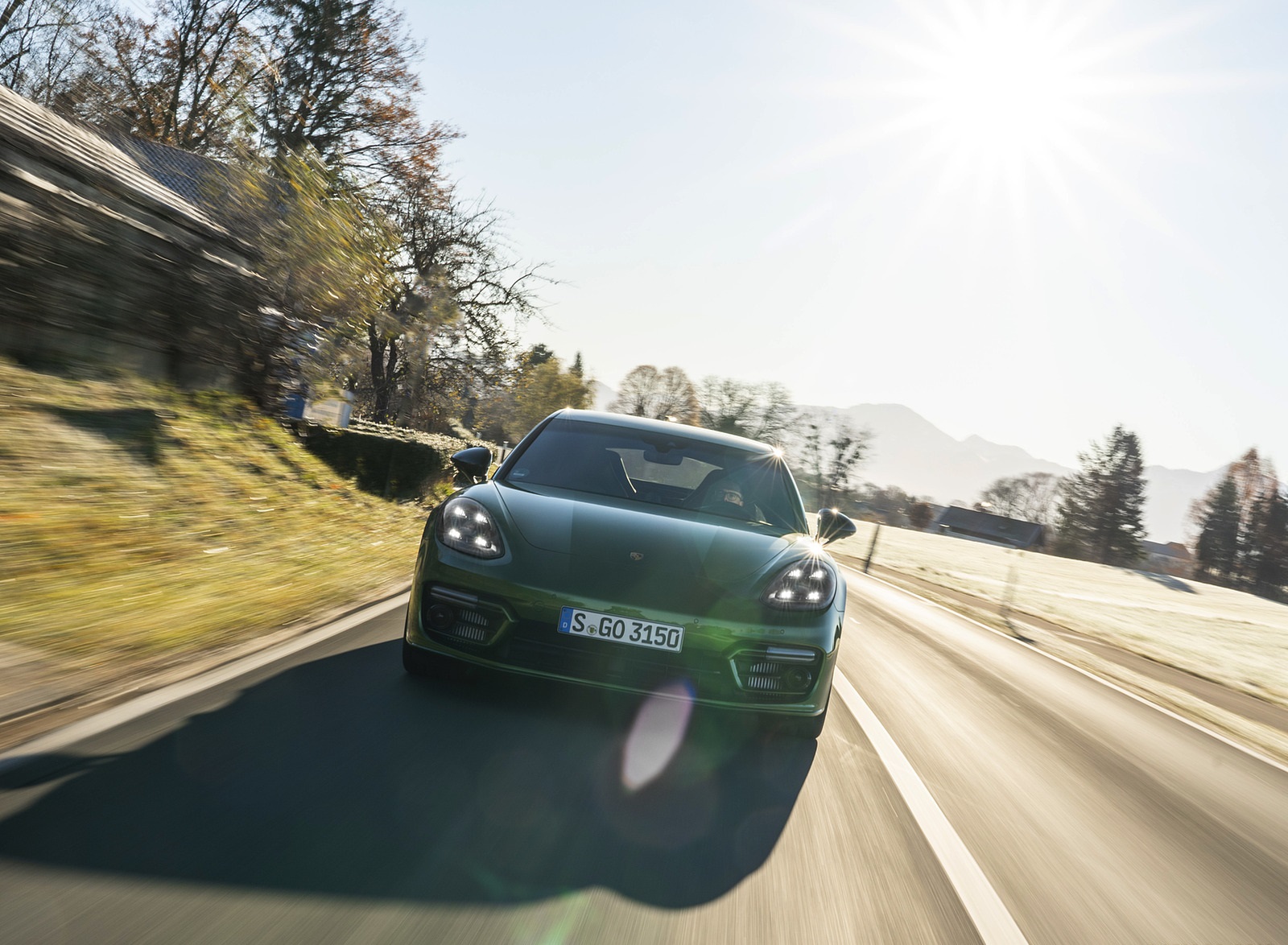 2021 Porsche Panamera 4S (Color: Mamba Green Metallic) Front Wallpapers #16 of 46