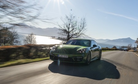 2021 Porsche Panamera 4S (Color: Mamba Green Metallic) Front Wallpapers 450x275 (3)