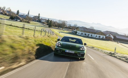 2021 Porsche Panamera 4S (Color: Mamba Green Metallic) Front Wallpapers 450x275 (19)