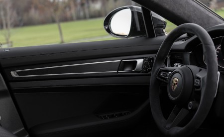 2021 Porsche Panamera 4S (Color: Mamba Green Metallic) Interior Detail Wallpapers 450x275 (43)