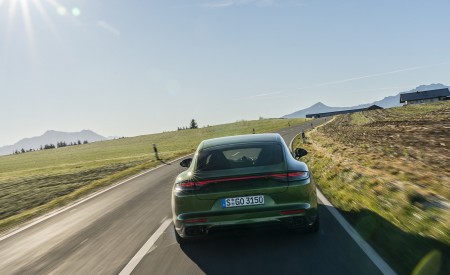 2021 Porsche Panamera 4S (Color: Mamba Green Metallic) Rear Wallpapers 450x275 (11)