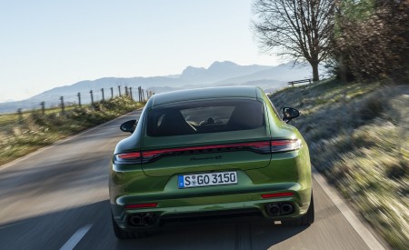 2021 Porsche Panamera 4S (Color: Mamba Green Metallic) Rear Wallpapers 450x275 (12)