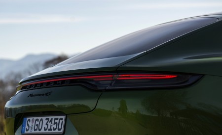 2021 Porsche Panamera 4S (Color: Mamba Green Metallic) Tail Light Wallpapers 450x275 (31)