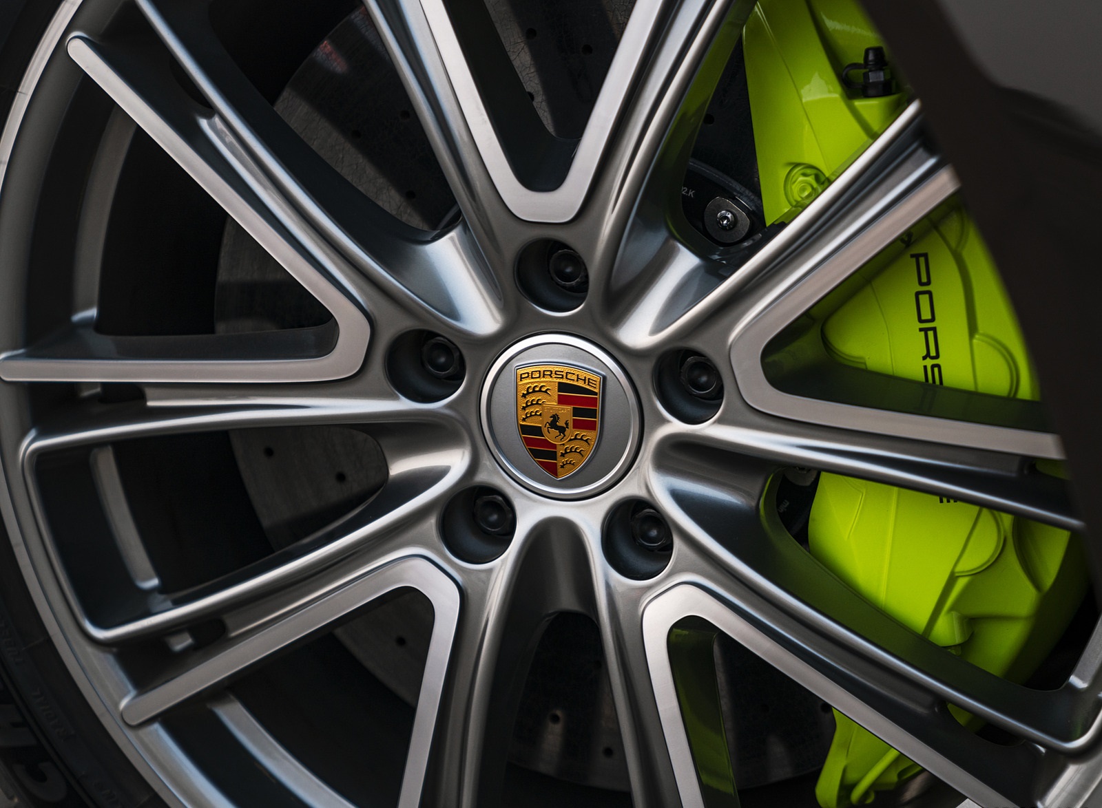 2021 Porsche Panamera 4S E-Hybrid (Color: Truffle Brown Metallic) Wheel Wallpapers #22 of 108