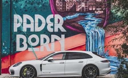 2021 Porsche Panamera 4S E-Hybrid Sport Turismo (Color: Carrara White Metallic) Side Wallpapers 450x275 (31)