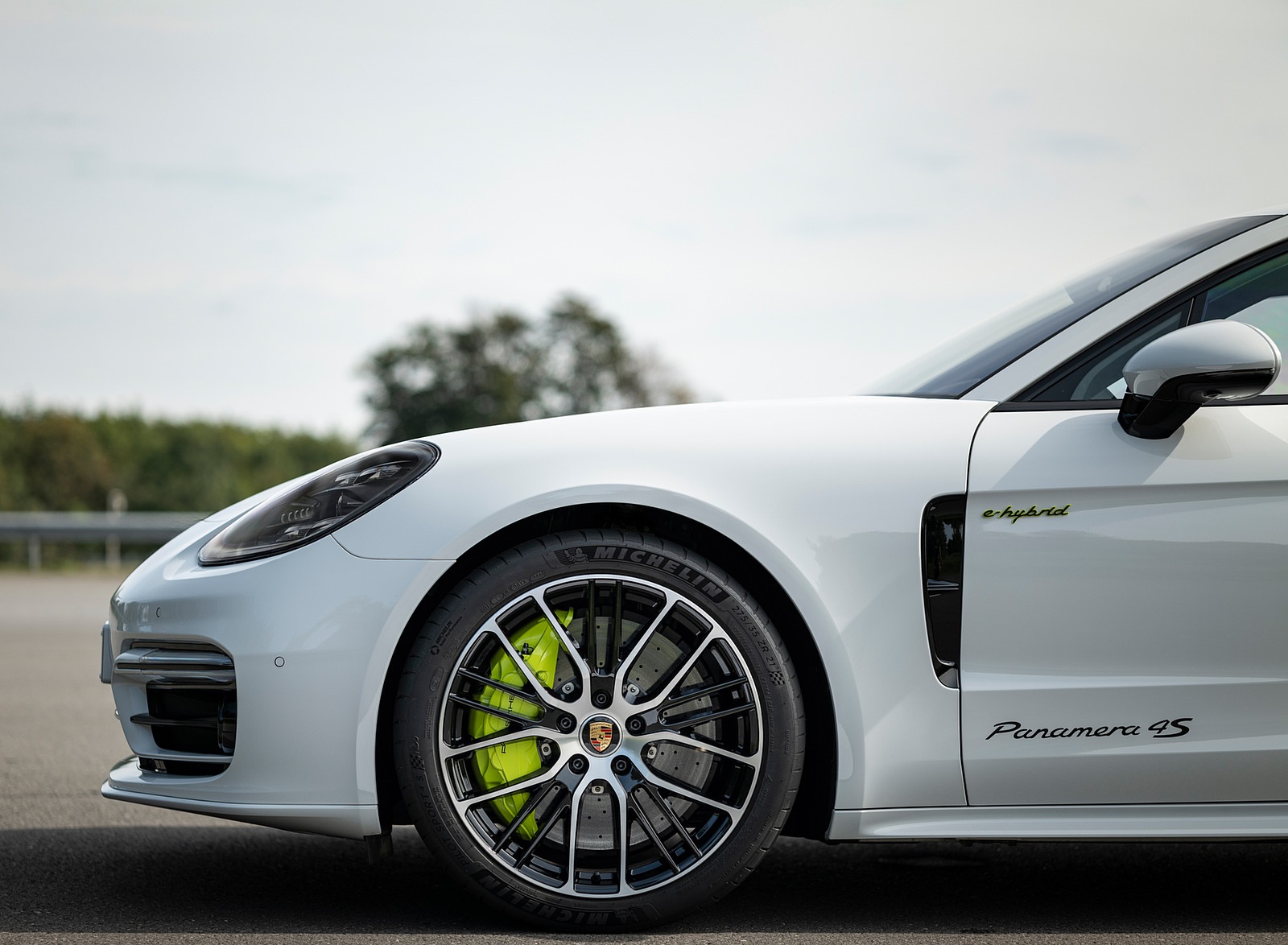 2021 Porsche Panamera 4S E-Hybrid Sport Turismo (Color: Carrara White Metallic) Wheel Wallpapers #34 of 49