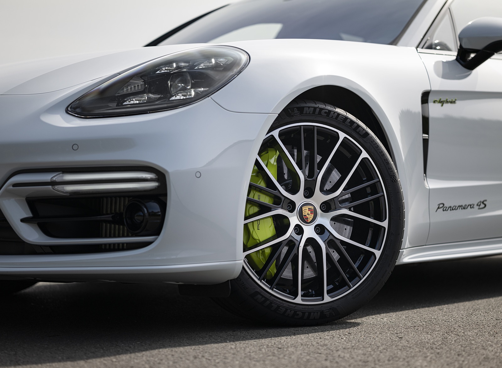 2021 Porsche Panamera 4S E-Hybrid Sport Turismo (Color: Carrara White Metallic) Wheel Wallpapers #33 of 49