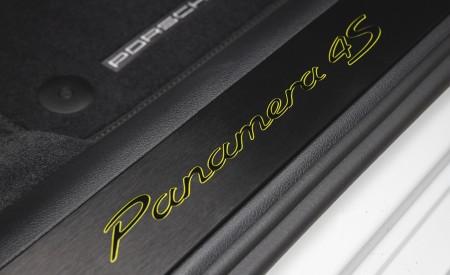 2021 Porsche Panamera 4S E-Hybrid (US-Spec) Door Sill Wallpapers 450x275 (72)