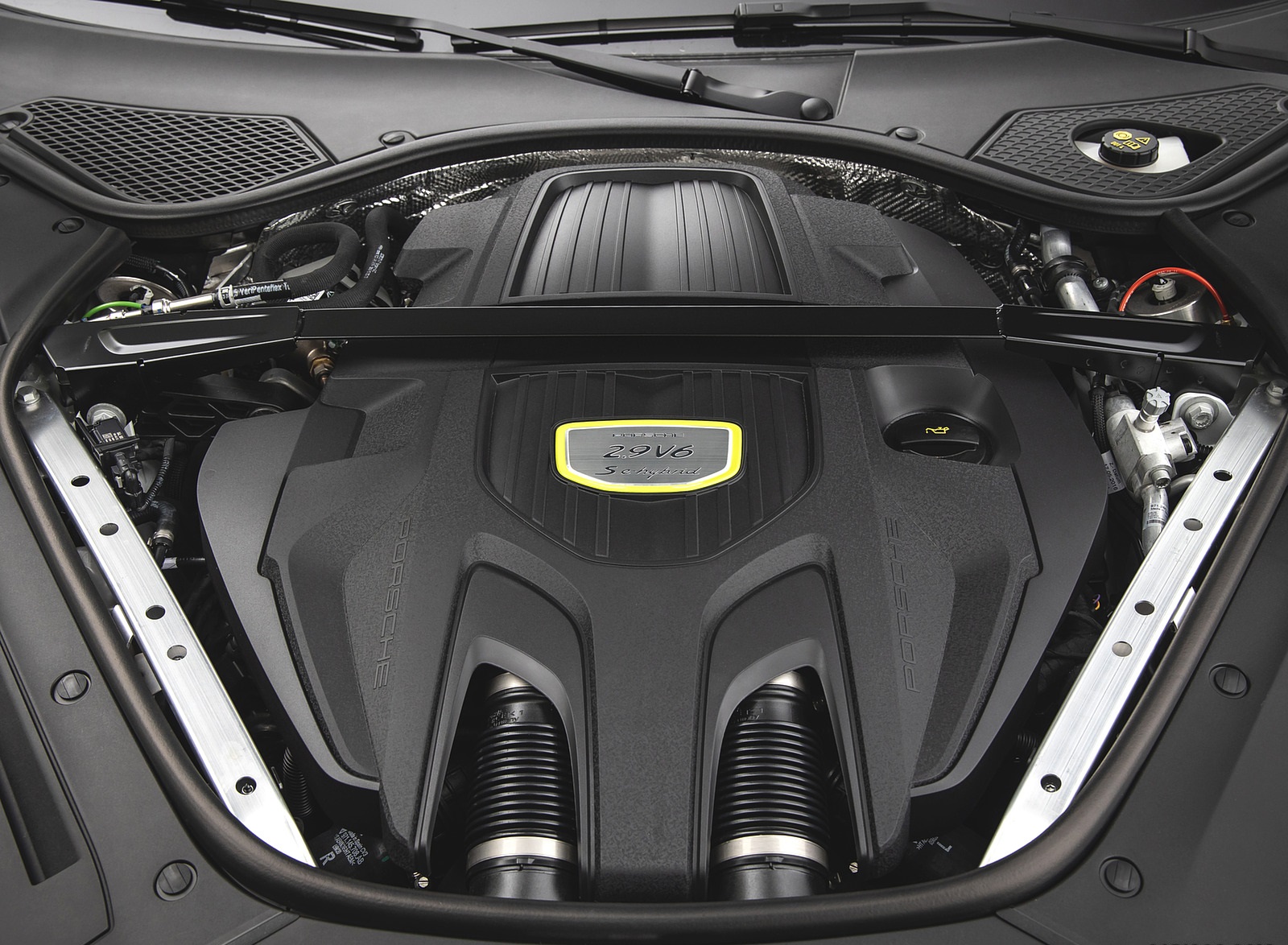2021 Porsche Panamera 4S E-Hybrid (US-Spec) Engine Wallpapers #70 of 108
