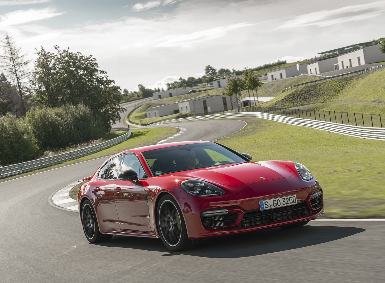 2021 Porsche Panamera GTS (Color: Carmine Red) Front Three-Quarter Wallpapers #25 of 117