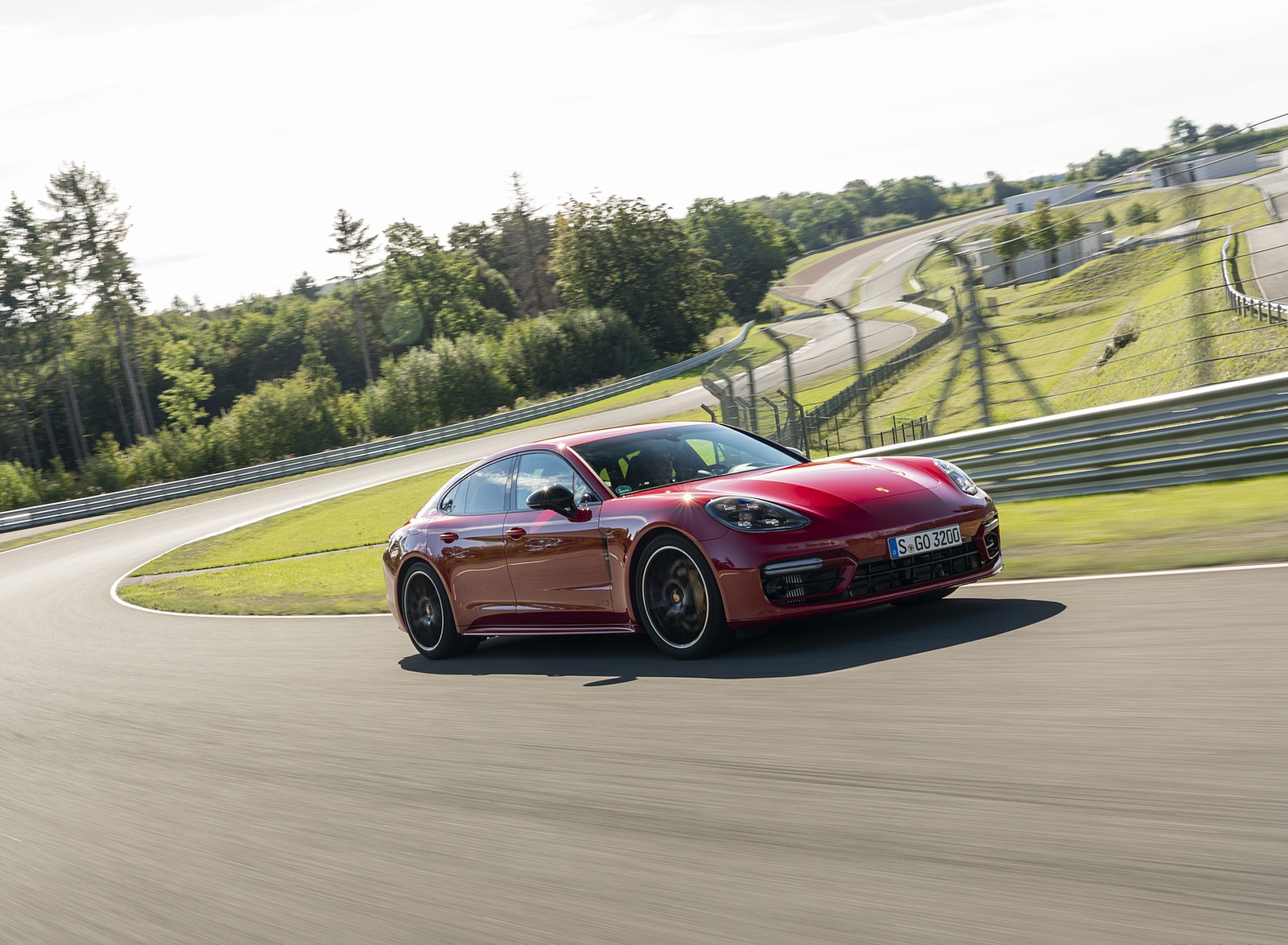 2021 Porsche Panamera GTS (Color: Carmine Red) Front Three-Quarter Wallpapers #14 of 117