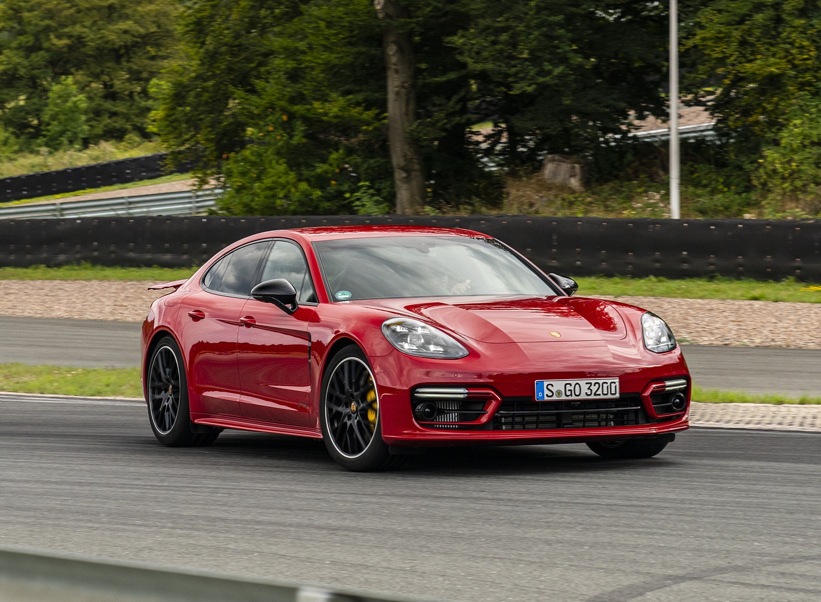 2021 Porsche Panamera GTS (Color: Carmine Red) Front Three-Quarter Wallpapers (3)