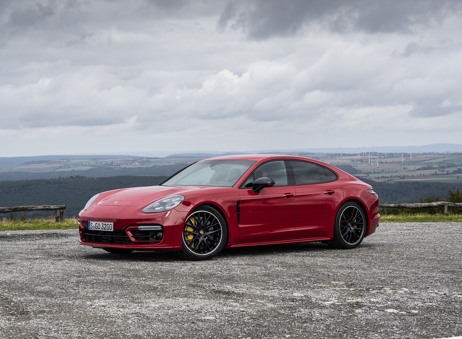2021 Porsche Panamera GTS (Color: Carmine Red) Front Three-Quarter Wallpapers #34 of 117