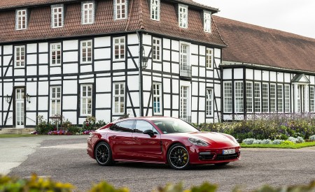 2021 Porsche Panamera GTS (Color: Carmine Red) Front Three-Quarter Wallpapers 450x275 (43)