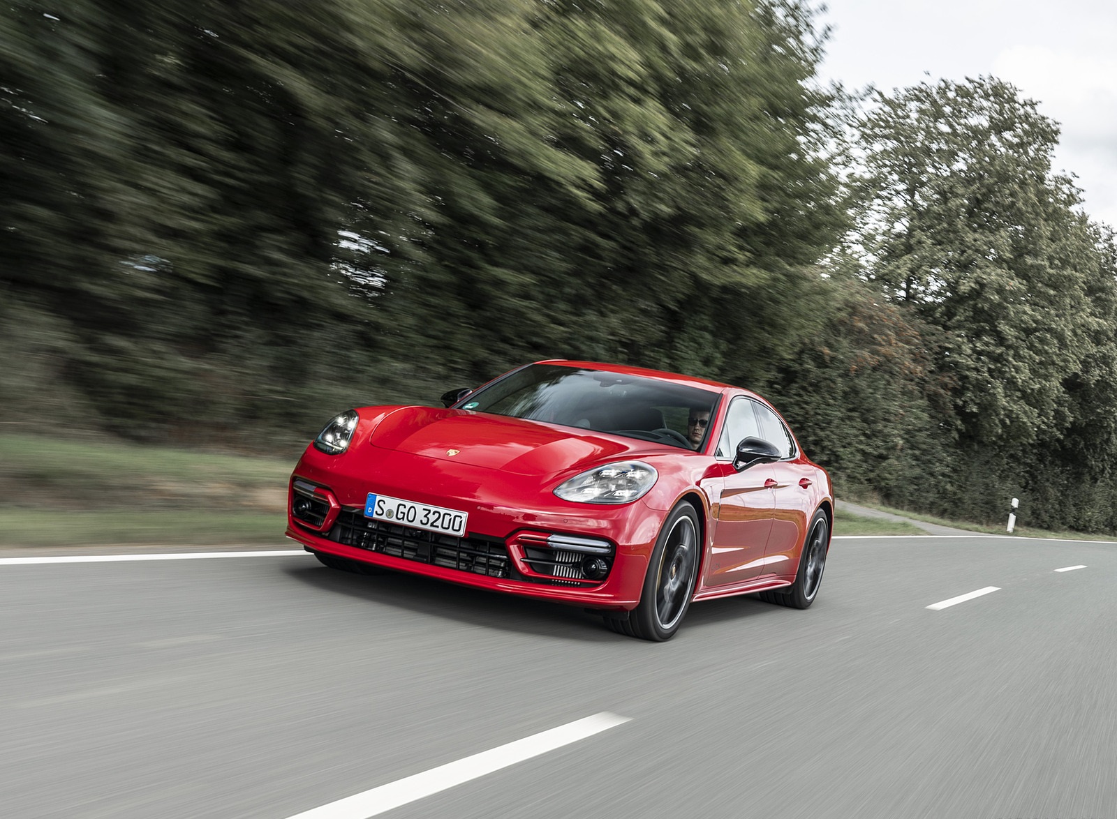 2021 Porsche Panamera GTS (Color: Carmine Red) Front Three-Quarter Wallpapers #5 of 117