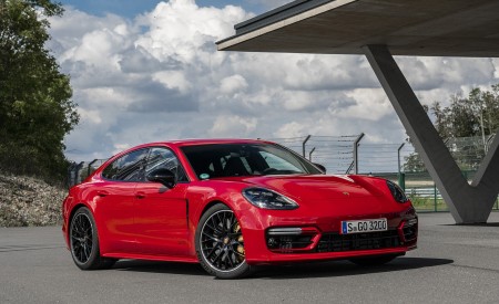 2021 Porsche Panamera GTS (Color: Carmine Red) Front Three-Quarter Wallpapers 450x275 (49)