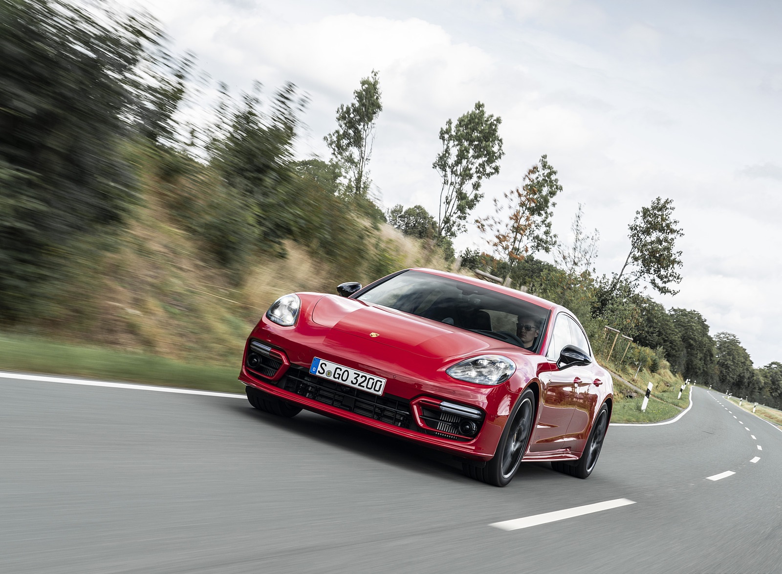2021 Porsche Panamera GTS (Color: Carmine Red) Front Wallpapers #17 of 117