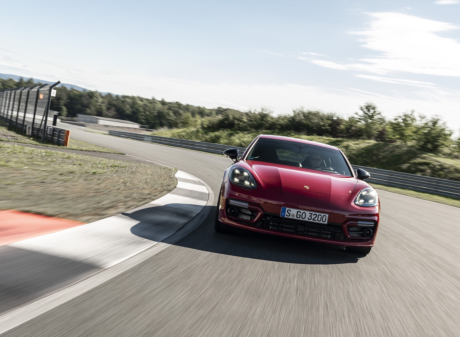 2021 Porsche Panamera GTS (Color: Carmine Red) Front Wallpapers #2 of 117