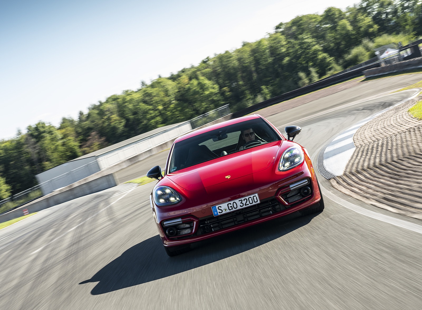 2021 Porsche Panamera GTS (Color: Carmine Red) Front Wallpapers #28 of 117