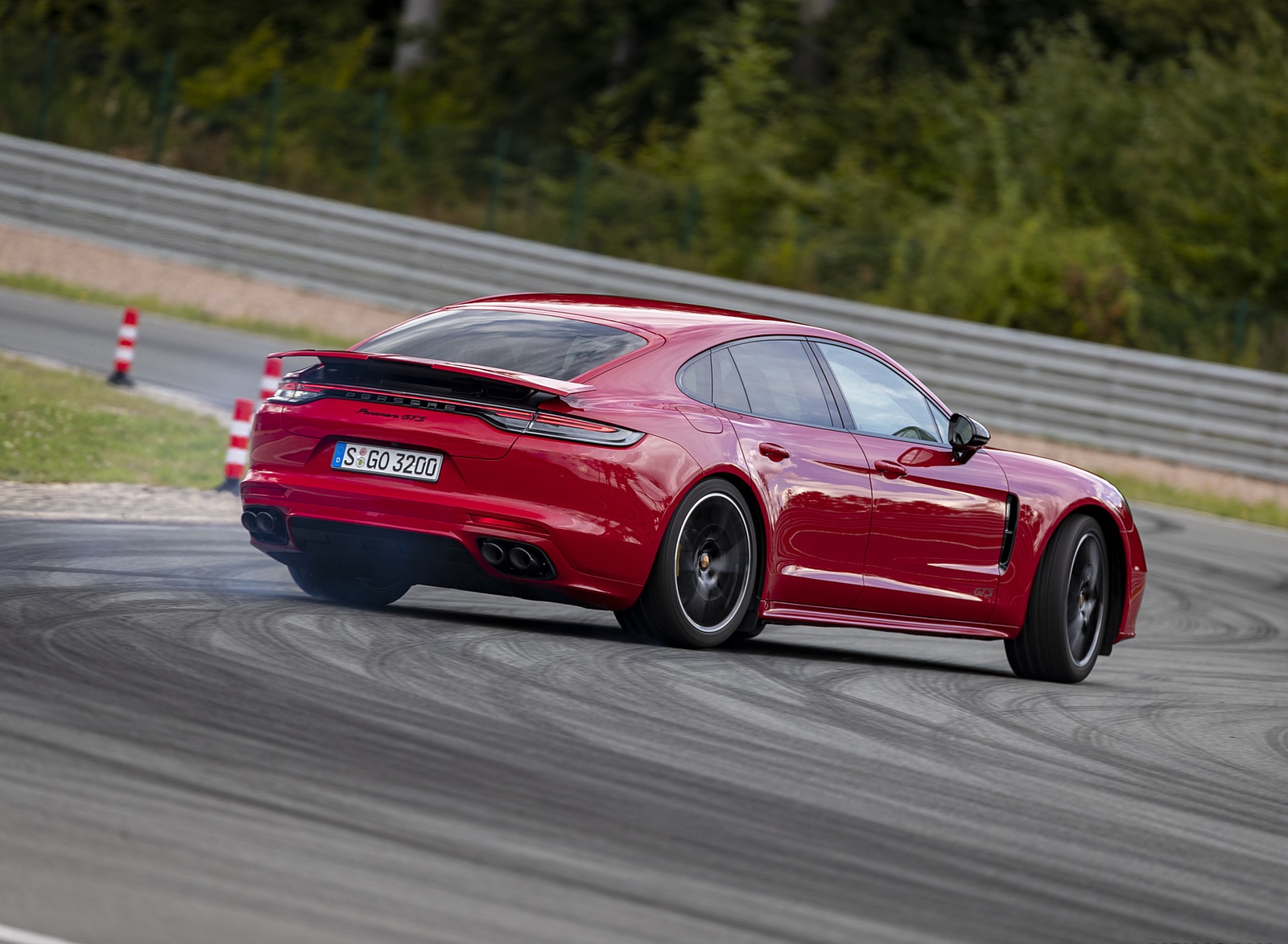 2021 Porsche Panamera GTS (Color: Carmine Red) Rear Three-Quarter Wallpapers  #7 of 117