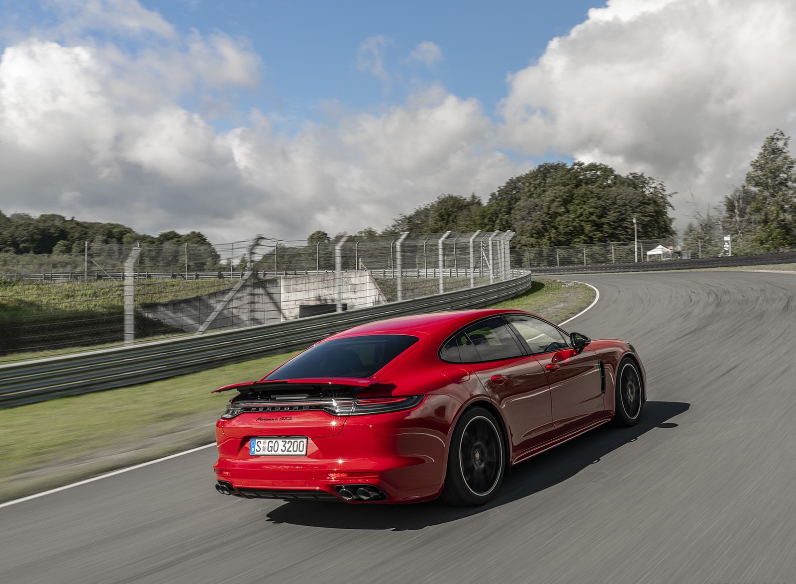 2021 Porsche Panamera GTS (Color: Carmine Red) Rear Three-Quarter Wallpapers #29 of 117