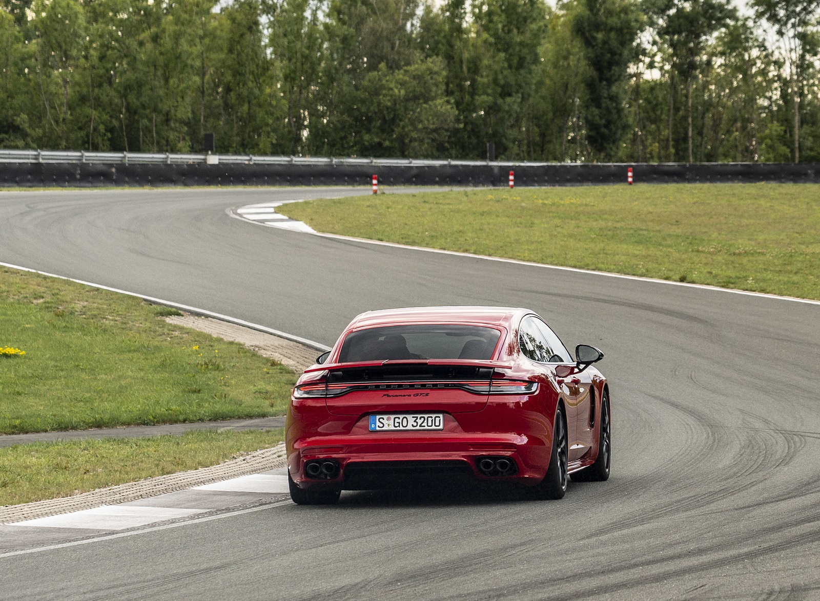 2021 Porsche Panamera GTS (Color: Carmine Red) Rear Wallpapers #21 of 117