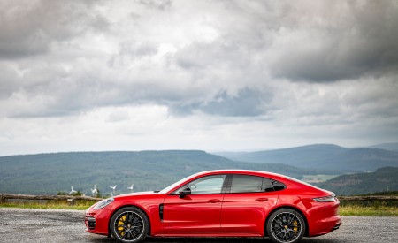 2021 Porsche Panamera GTS (Color: Carmine Red) Side Wallpapers 450x275 (38)