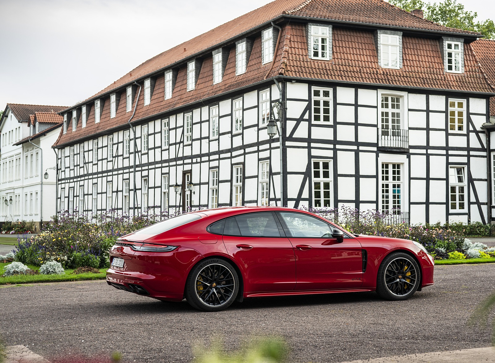 2021 Porsche Panamera GTS (Color: Carmine Red) Side Wallpapers  #47 of 117