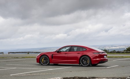 2021 Porsche Panamera GTS (Color: Carmine Red) Side Wallpapers  450x275 (39)