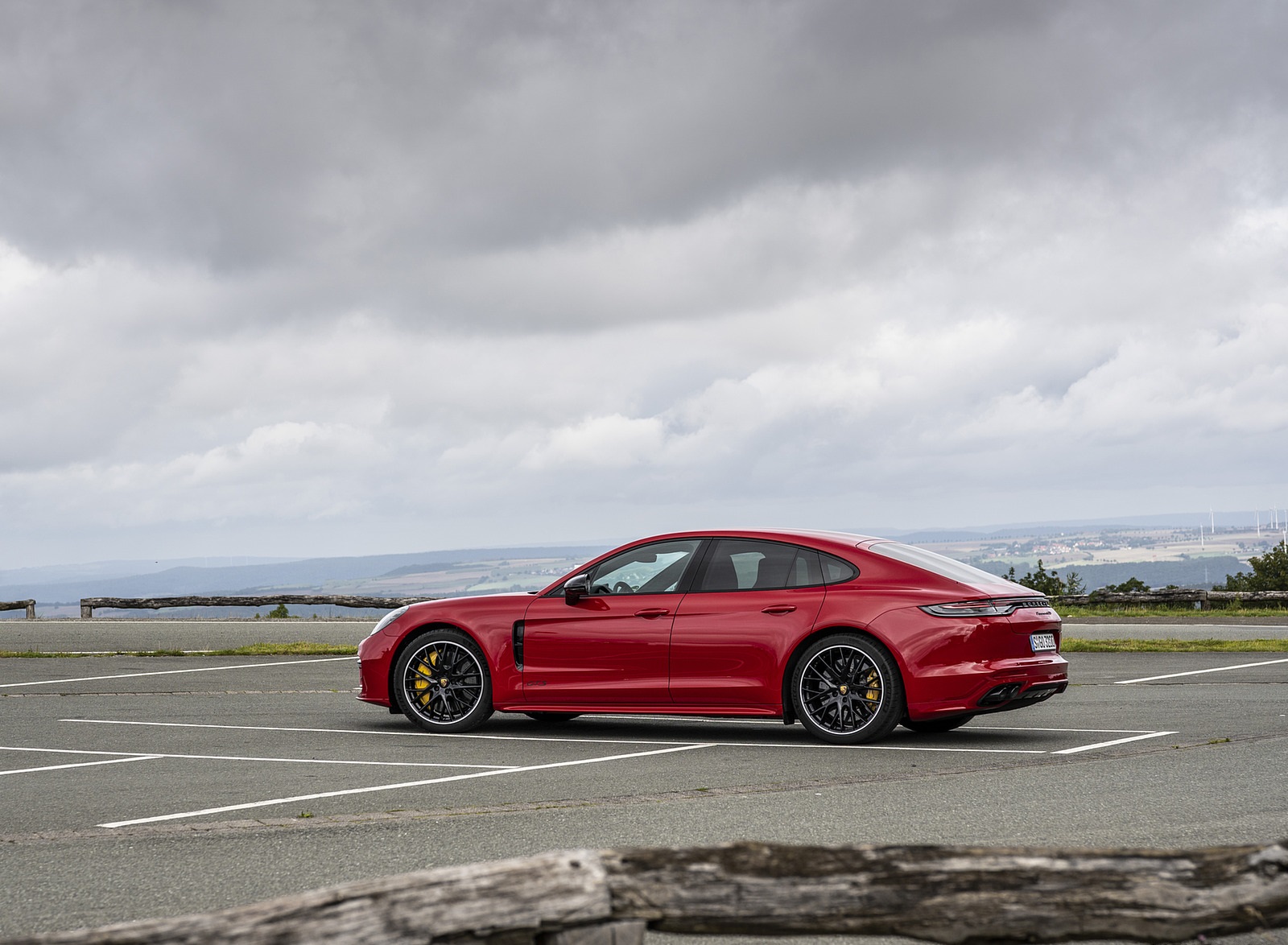 2021 Porsche Panamera GTS (Color: Carmine Red) Side Wallpapers  #39 of 117