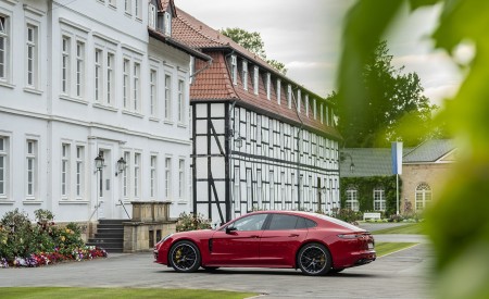 2021 Porsche Panamera GTS (Color: Carmine Red) Side Wallpapers 450x275 (48)