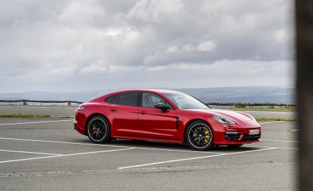 2021 Porsche Panamera GTS (Color: Carmine Red) Side Wallpapers  450x275 (40)