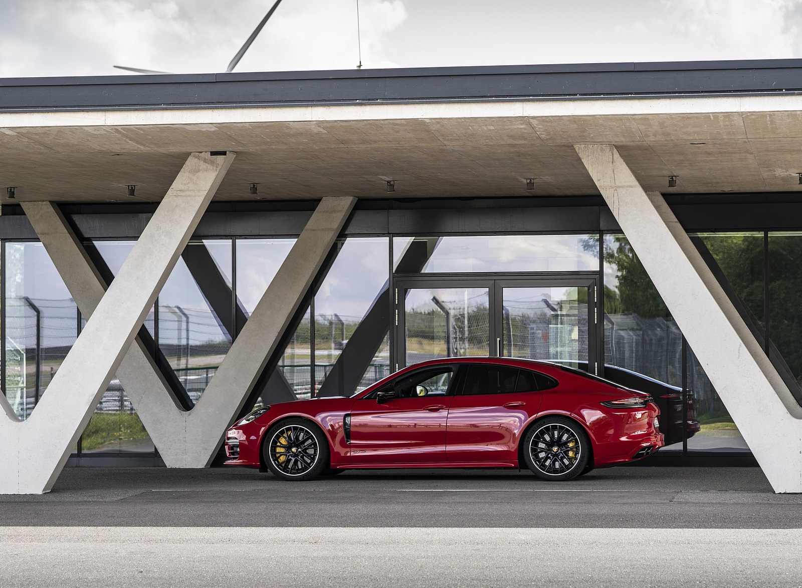 2021 Porsche Panamera GTS (Color: Carmine Red) Side Wallpapers #50 of 117