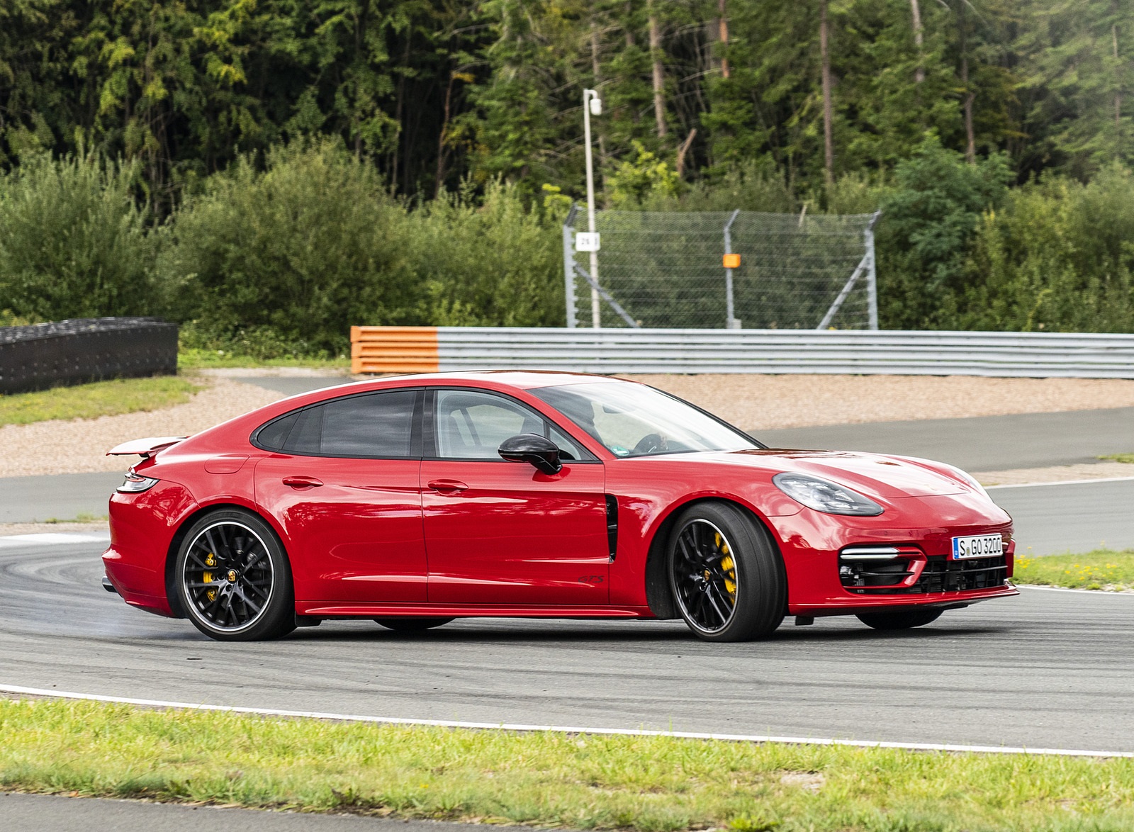 2021 Porsche Panamera GTS (Color: Carmine Red) Side Wallpapers (10)