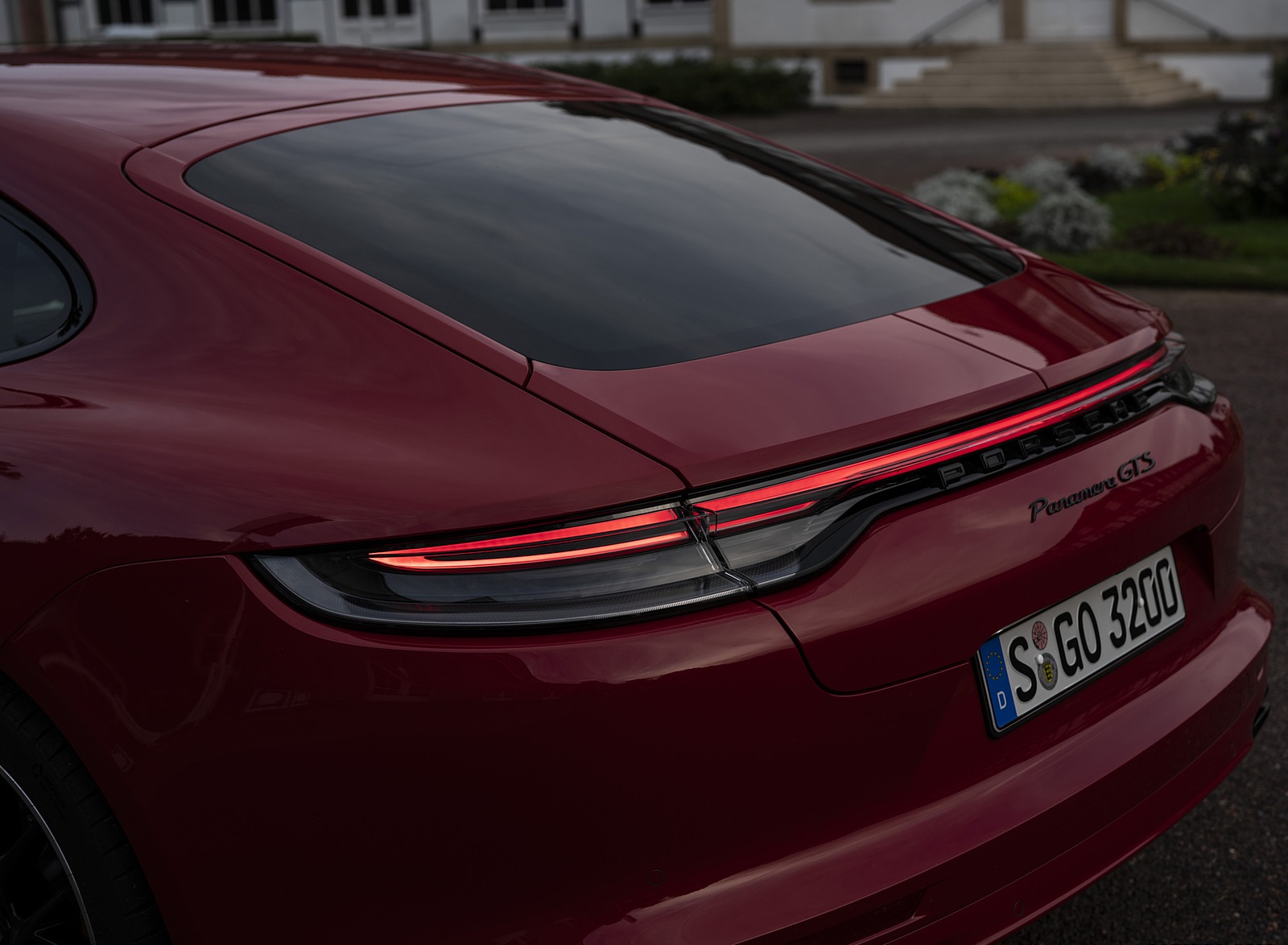 2021 Porsche Panamera GTS (Color: Carmine Red) Tail Light Wallpapers #54 of 117