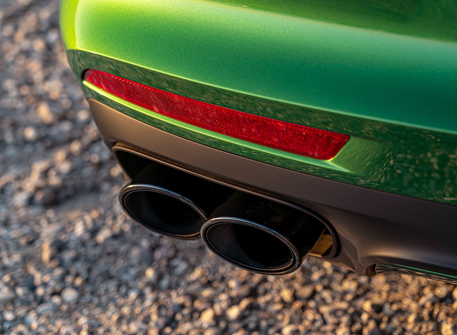 2021 Porsche Panamera GTS (Color: Mamba Green) Exhaust Wallpapers #102 of 117