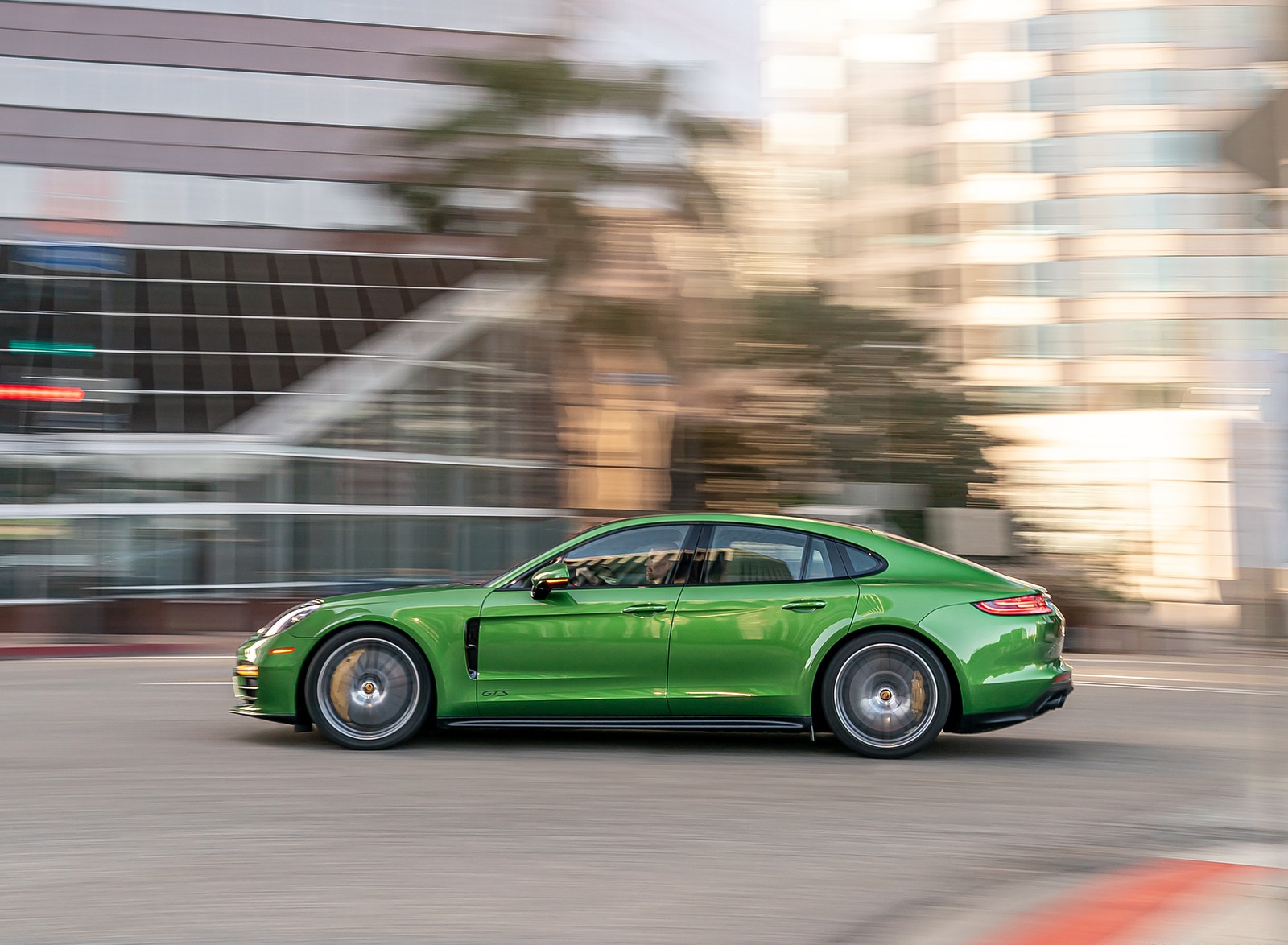 2021 Porsche Panamera GTS (Color: Mamba Green) Side Wallpapers #74 of 117