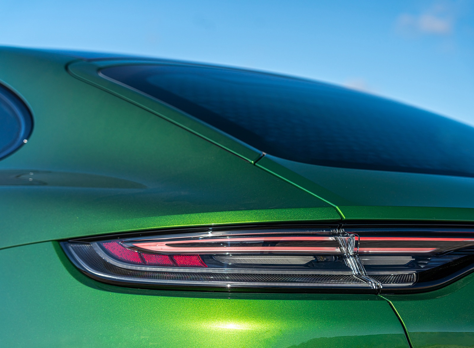 2021 Porsche Panamera GTS (Color: Mamba Green) Tail Light Wallpapers #100 of 117