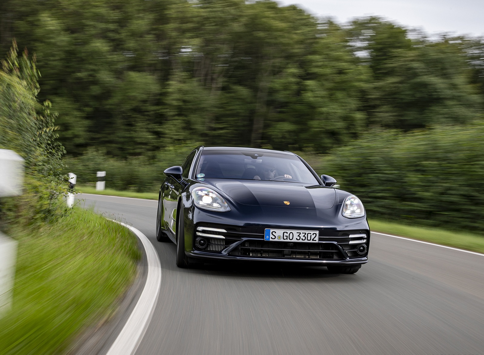 2021 Porsche Panamera Turbo S Executive (Color: Night Blue Metallic) Front Wallpapers #11 of 51