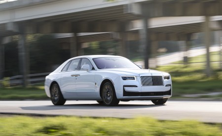 2021 Rolls-Royce Ghost Front Three-Quarter Wallpapers 450x275 (31)